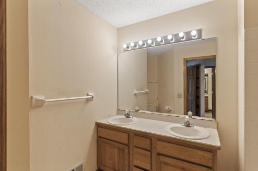 9101 Cambridge Road, Saint Paul, MN 55125