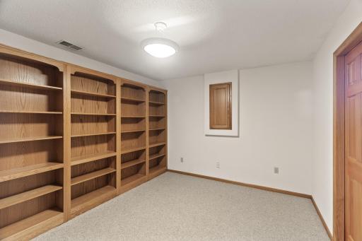 9101 Cambridge Road, Saint Paul, MN 55125