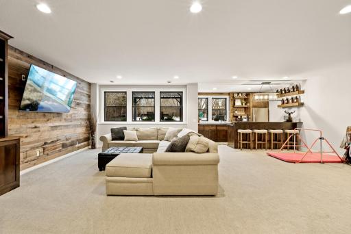 2923 County Road 101 S, Wayzata, MN 55391