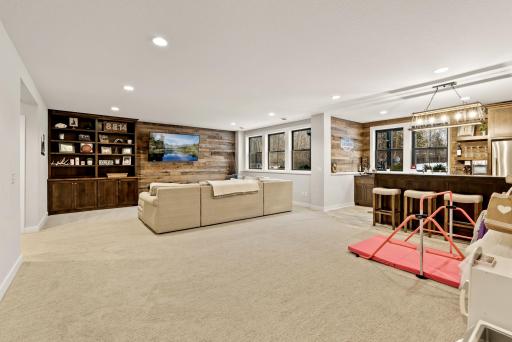 2923 County Road 101 S, Wayzata, MN 55391