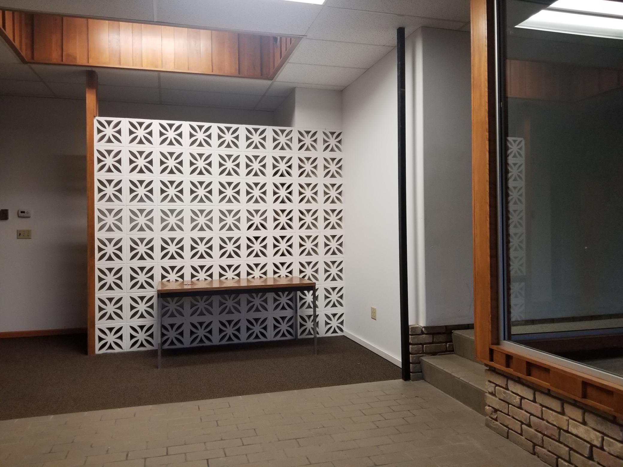 Entrance & lobby