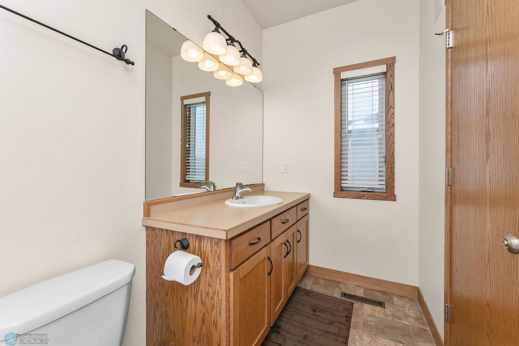 Primary bathroom w/ natural light