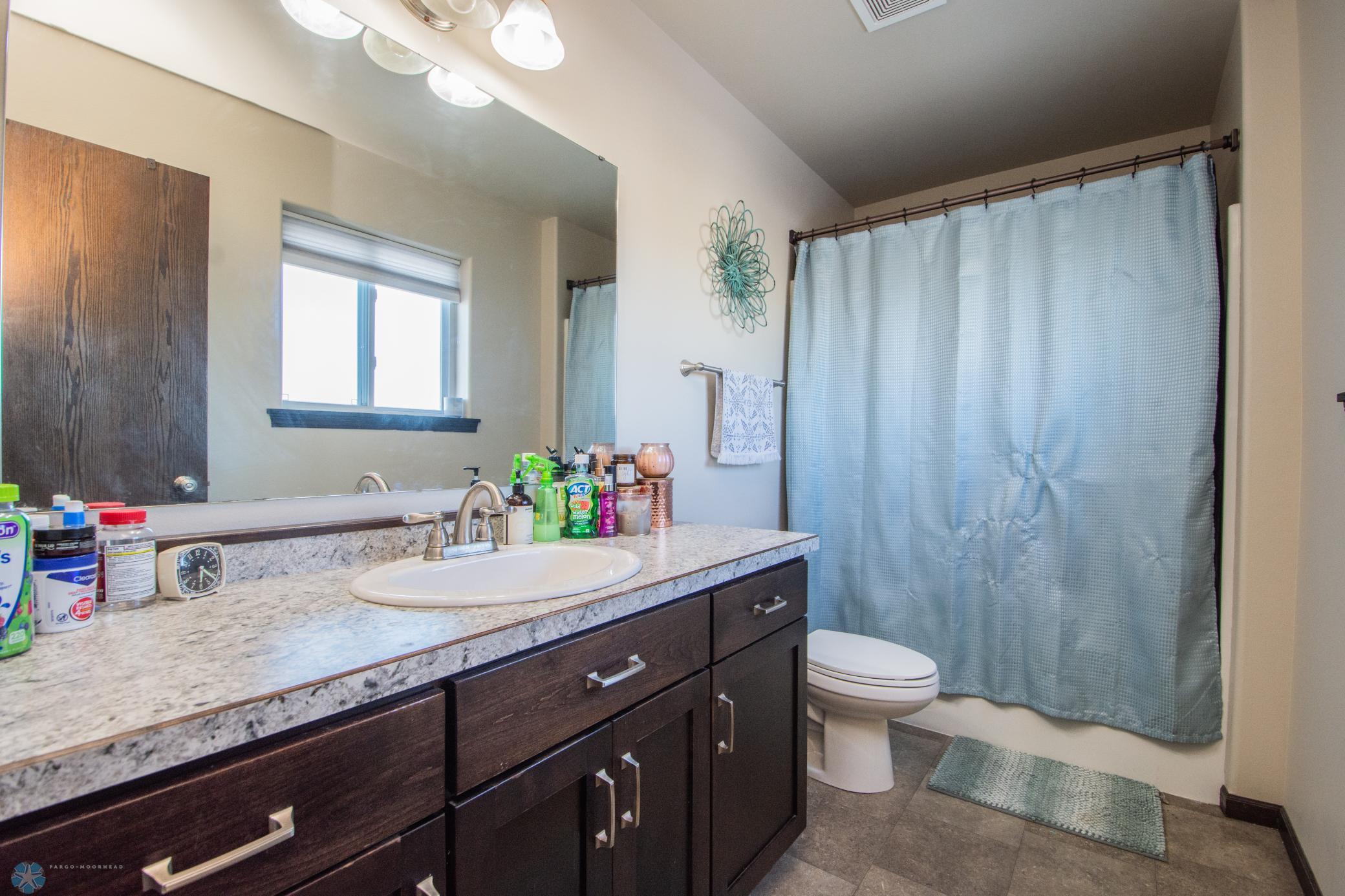 Primary Full bathroom