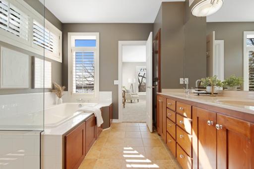 3489 Siems Court, Arden Hills, MN 55112