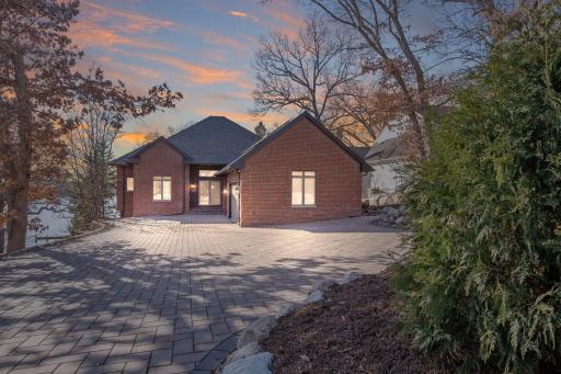 3489 Siems Court, Arden Hills, MN 55112