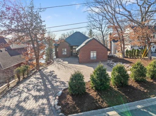 3489 Siems Court, Arden Hills, MN 55112