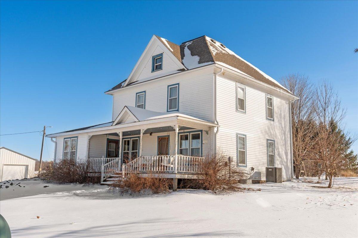 Front of Singer Home Primary photo (1).jpg