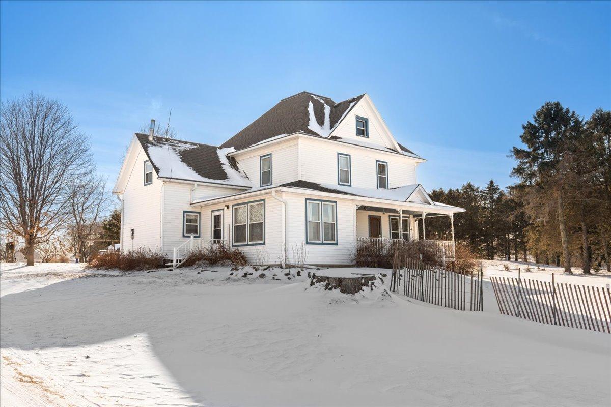 01-Front of Home.jpg