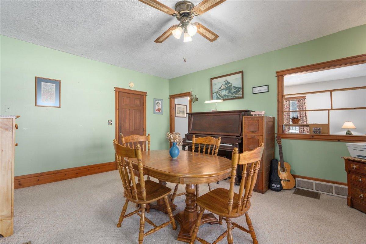 11-Dining Room.jpg