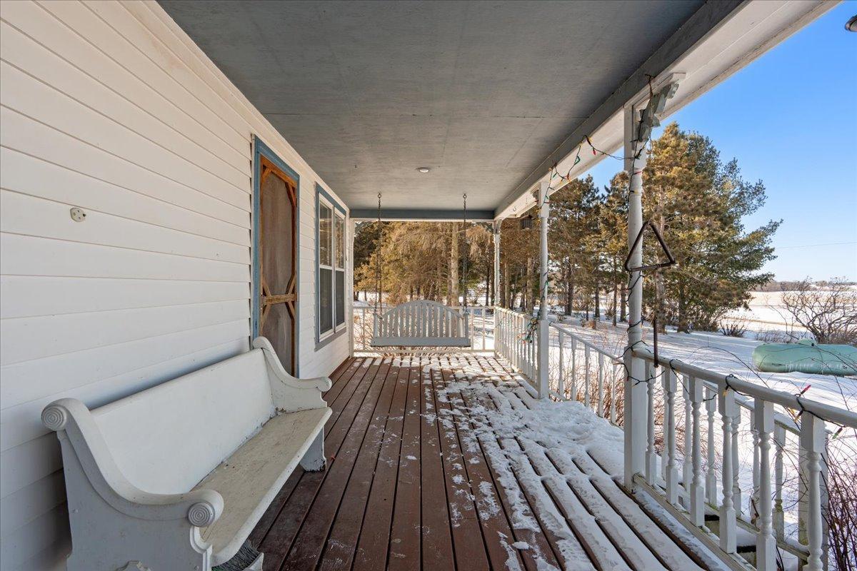 29-Front Porch.jpg