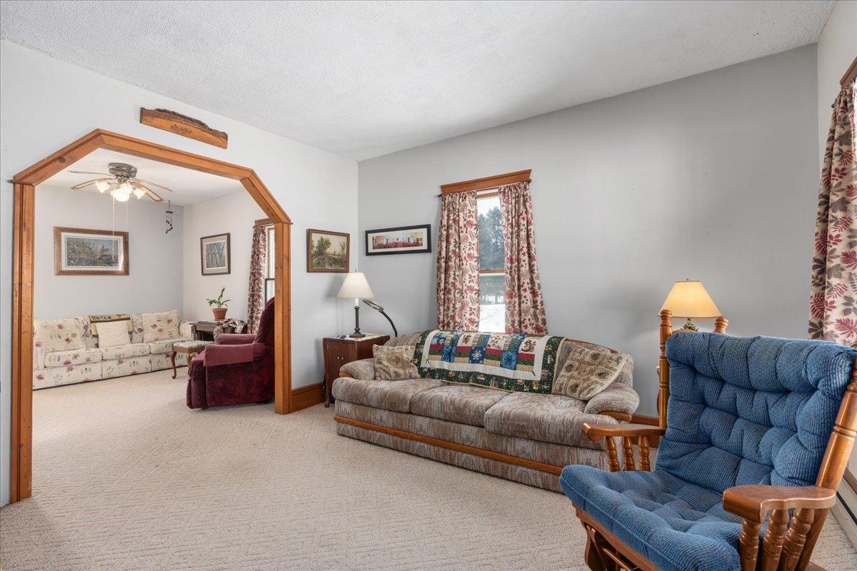 05-Living Room.jpg