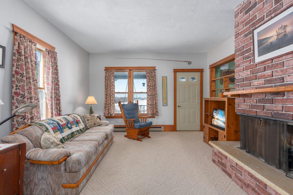 Living Room.jpg