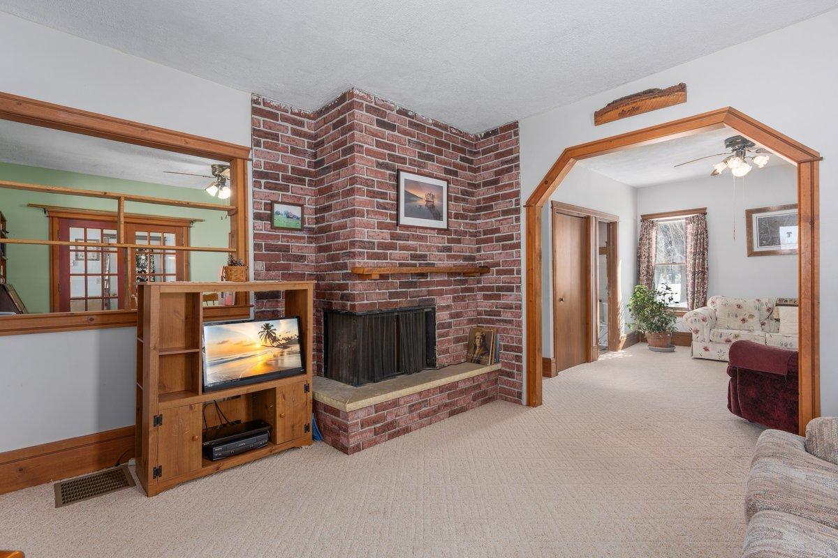Living Room 2.jpg