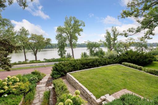 1918 Cedar Lake Parkway, Minneapolis, MN 55416