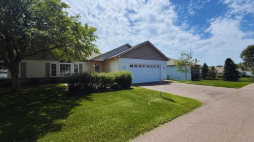 101 Bridgewater Trail, Hudson, WI 54016
