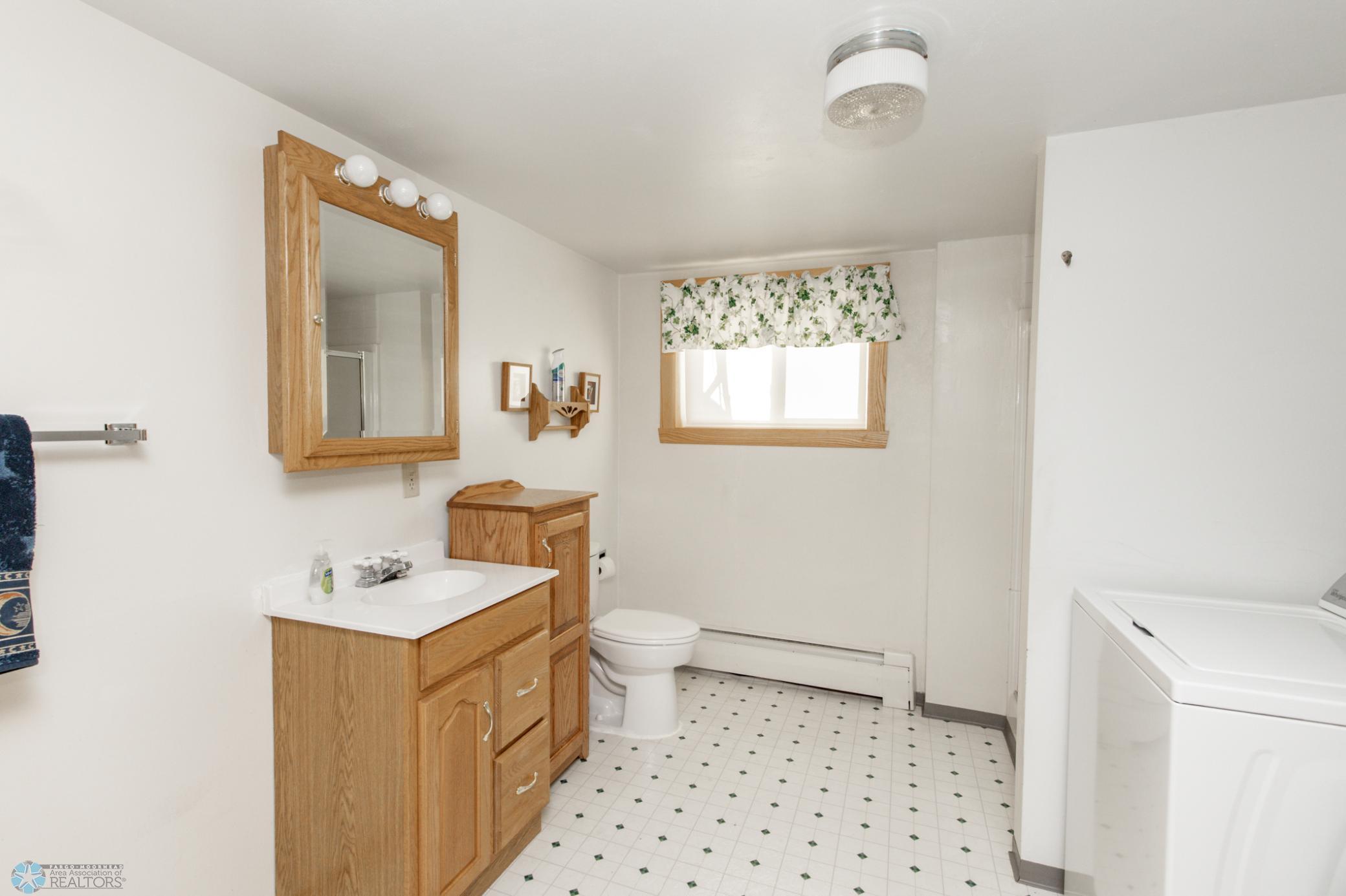 Bathroom 3/Laundry