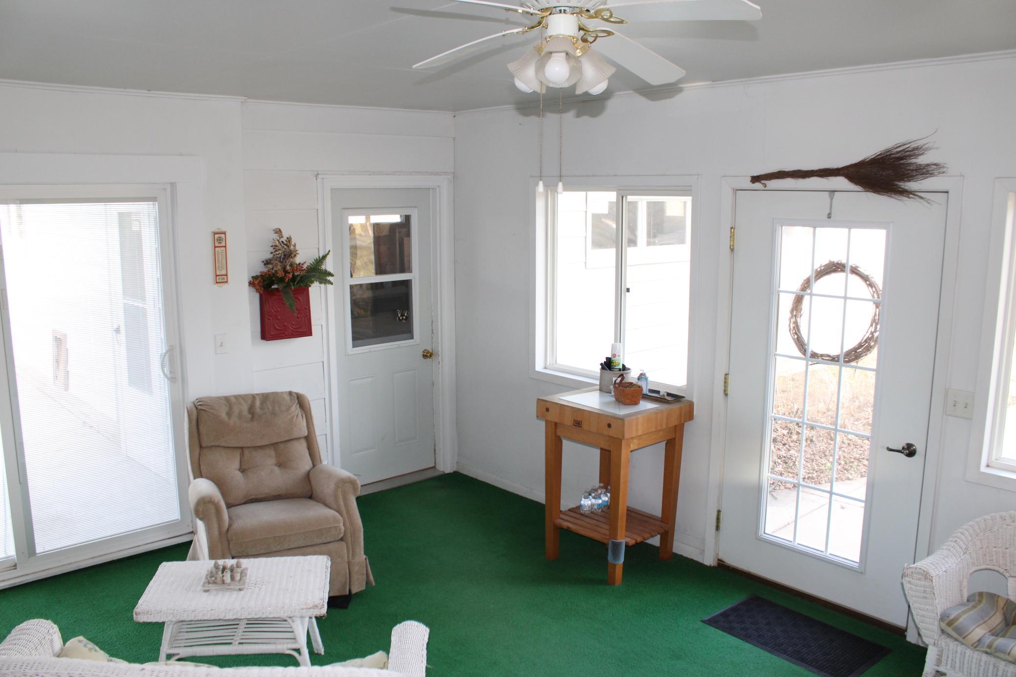 Entryway Looking NW.JPG