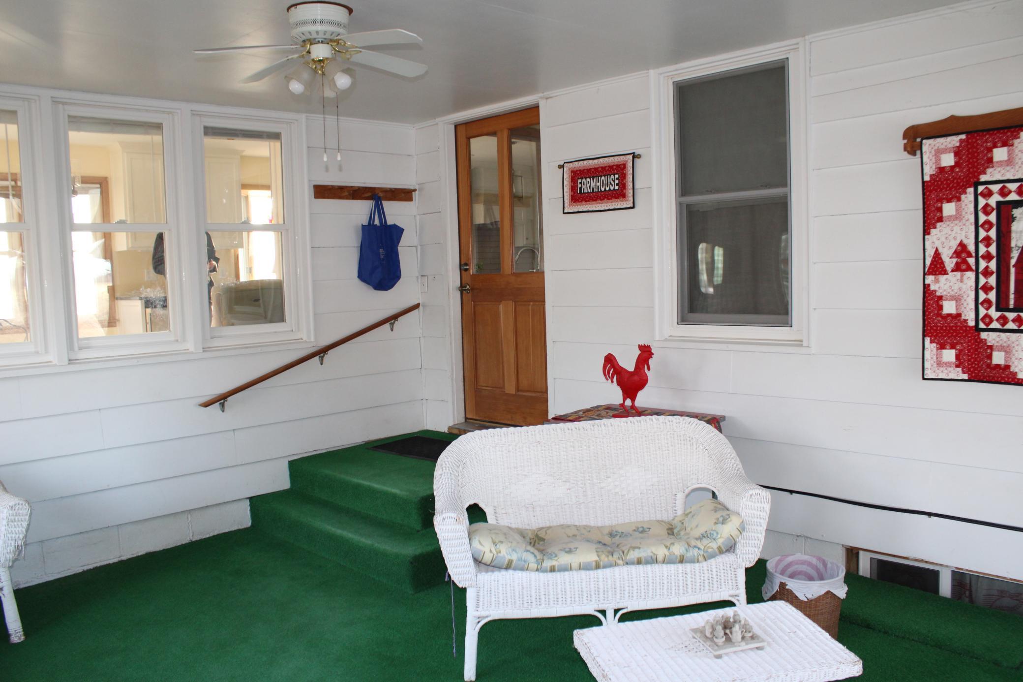 Entryway Looking SE.JPG