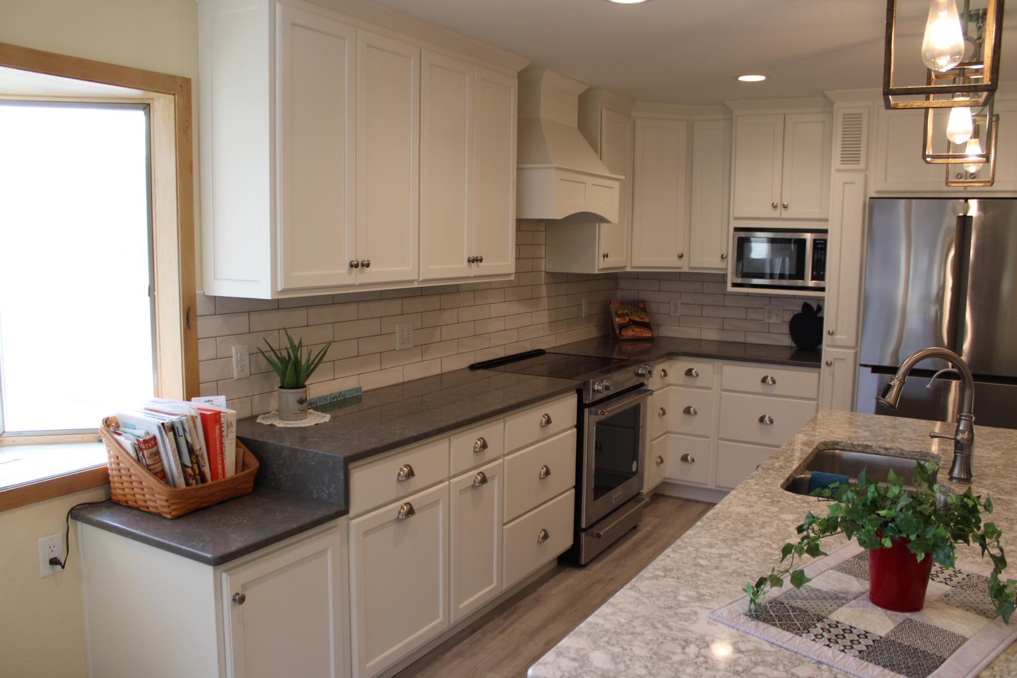 Kitchen Looking SE.JPG