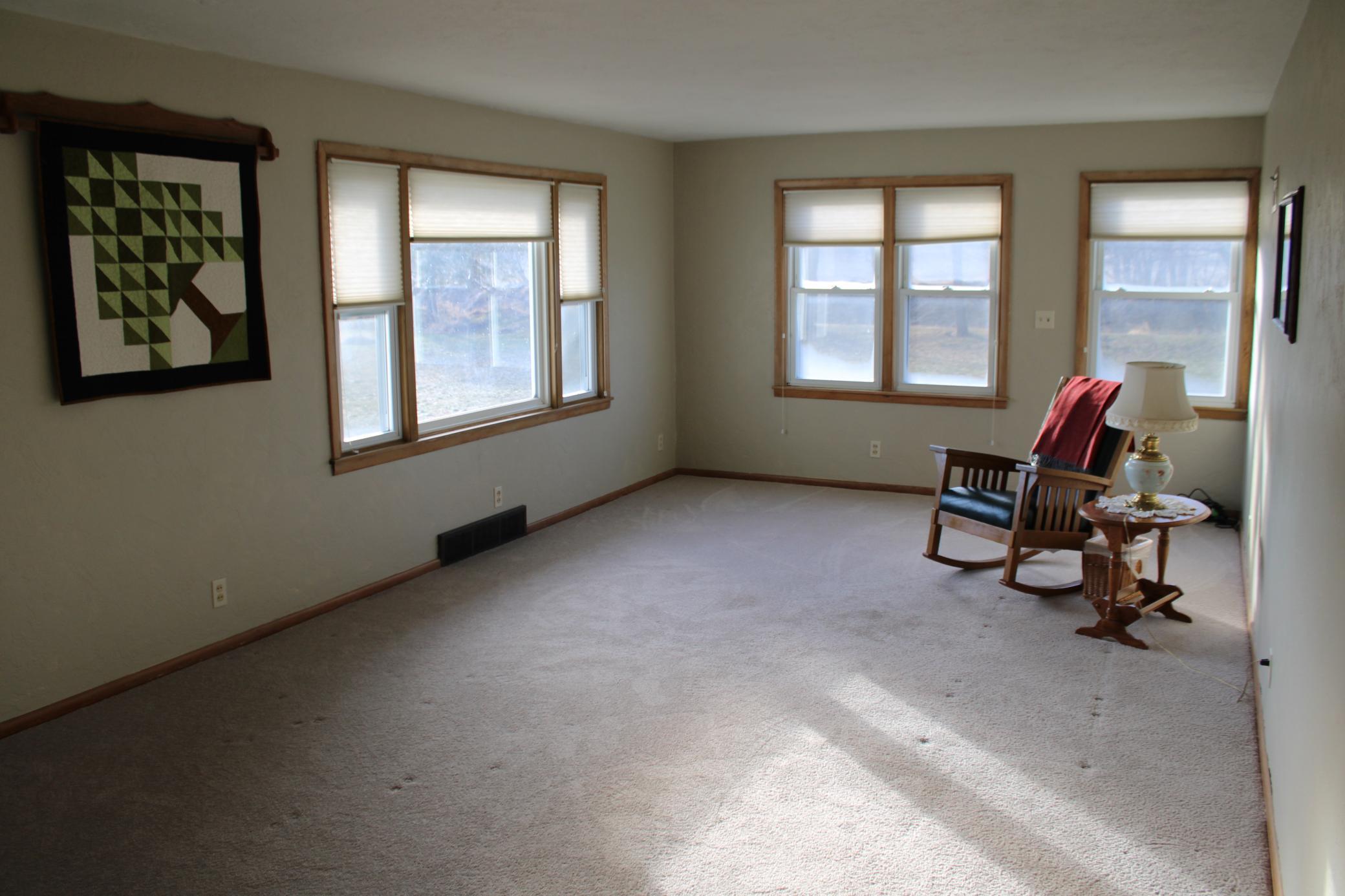 Living Room Looking SE.JPG