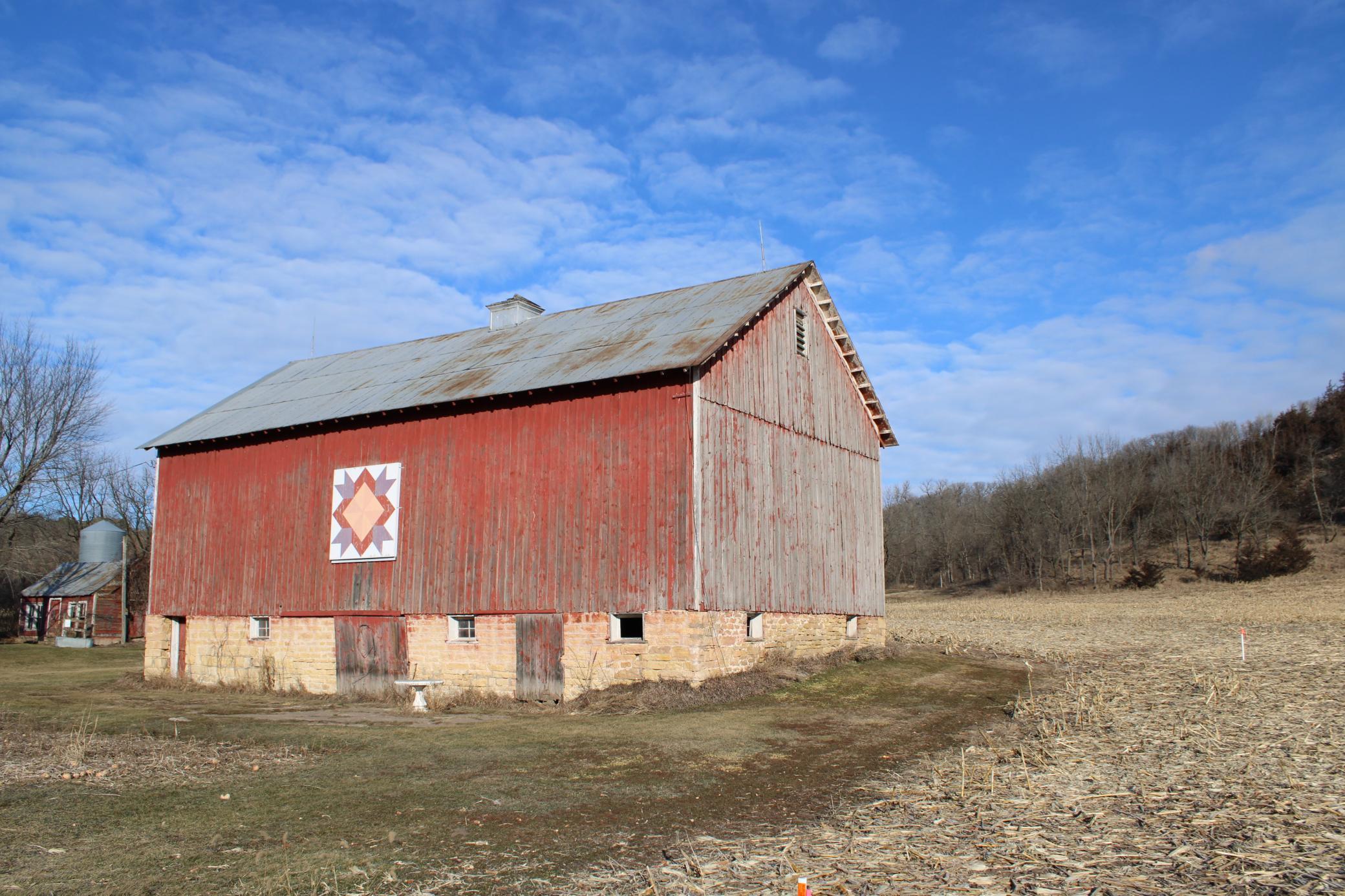 Barn SE.JPG