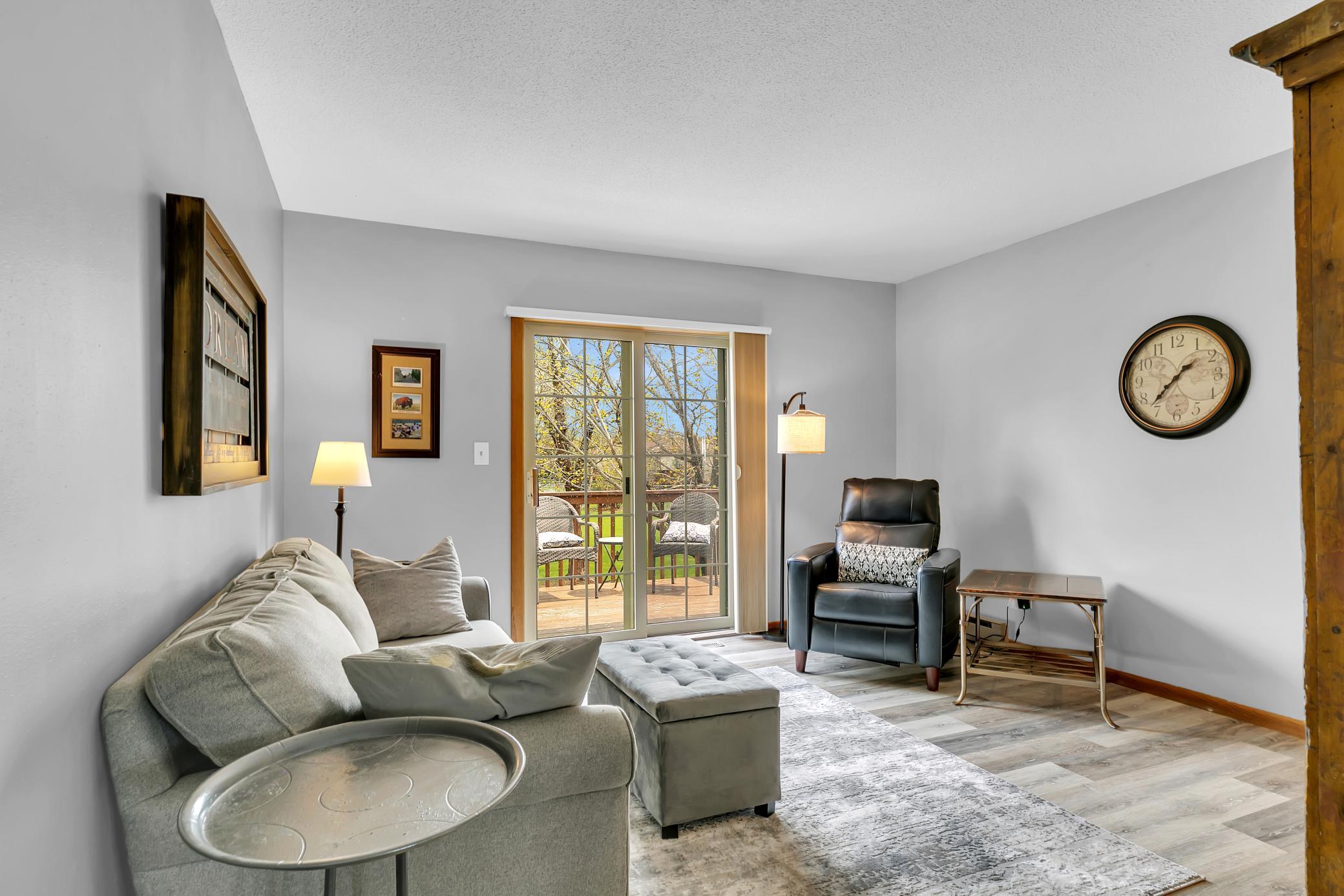 Livingroom sliding door to deck