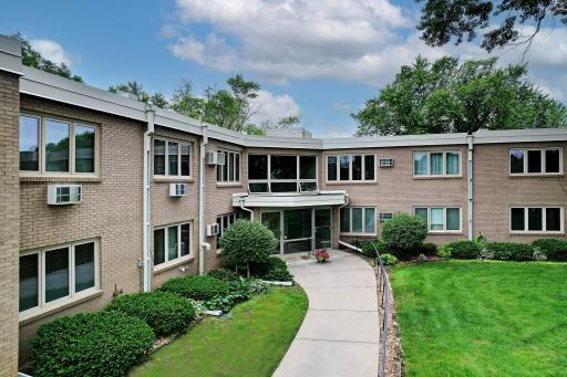 4380 Brookside Court, 116, Minneapolis, MN 55436