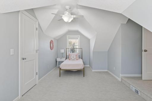 687 Oakgreen Avenue Court N, Stillwater, MN 55082