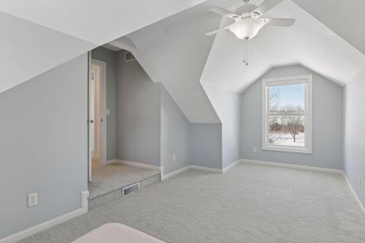 687 Oakgreen Avenue Court N, Stillwater, MN 55082