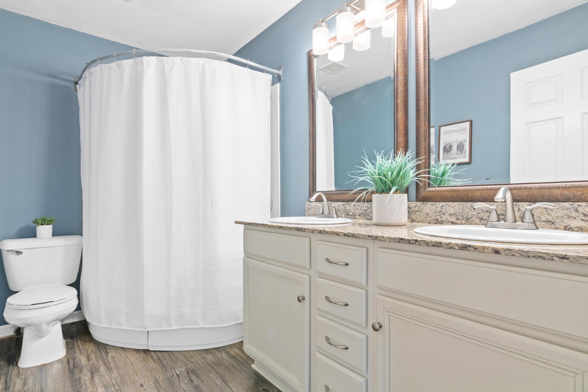 Main floor full bath