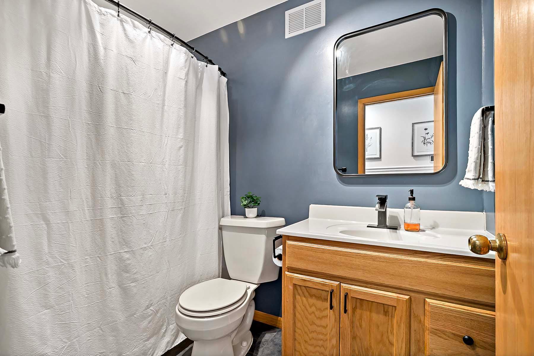 Full Bathroom Upstairs