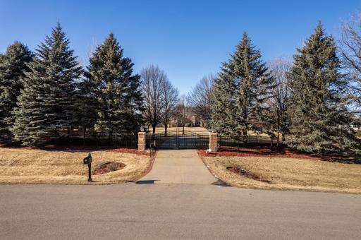 1083 Weatherhill Lane SW, Rochester, MN 55902