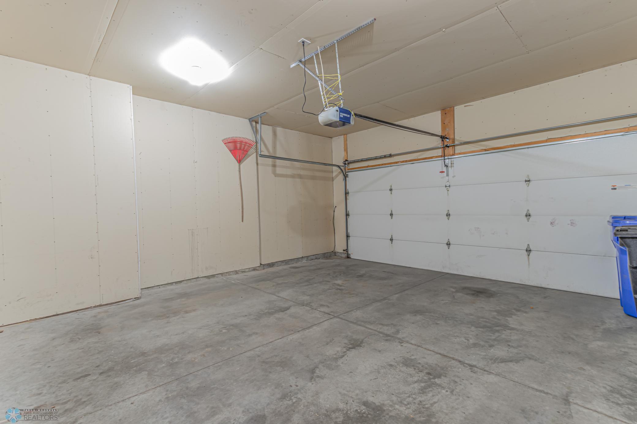 4227 51st Street S Fargo, ND-27.jpg