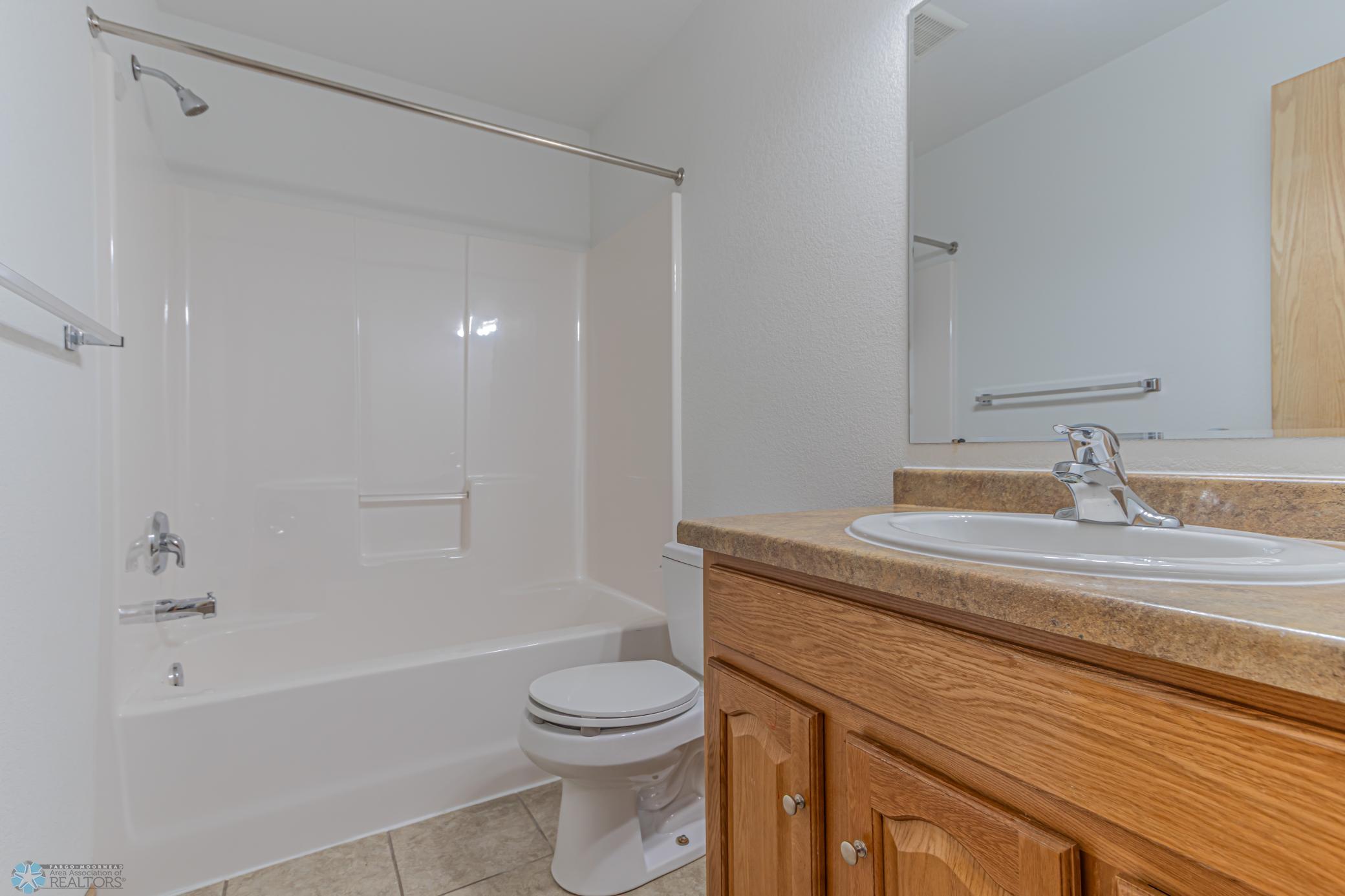 4227 51st Street S Fargo, ND-20.jpg