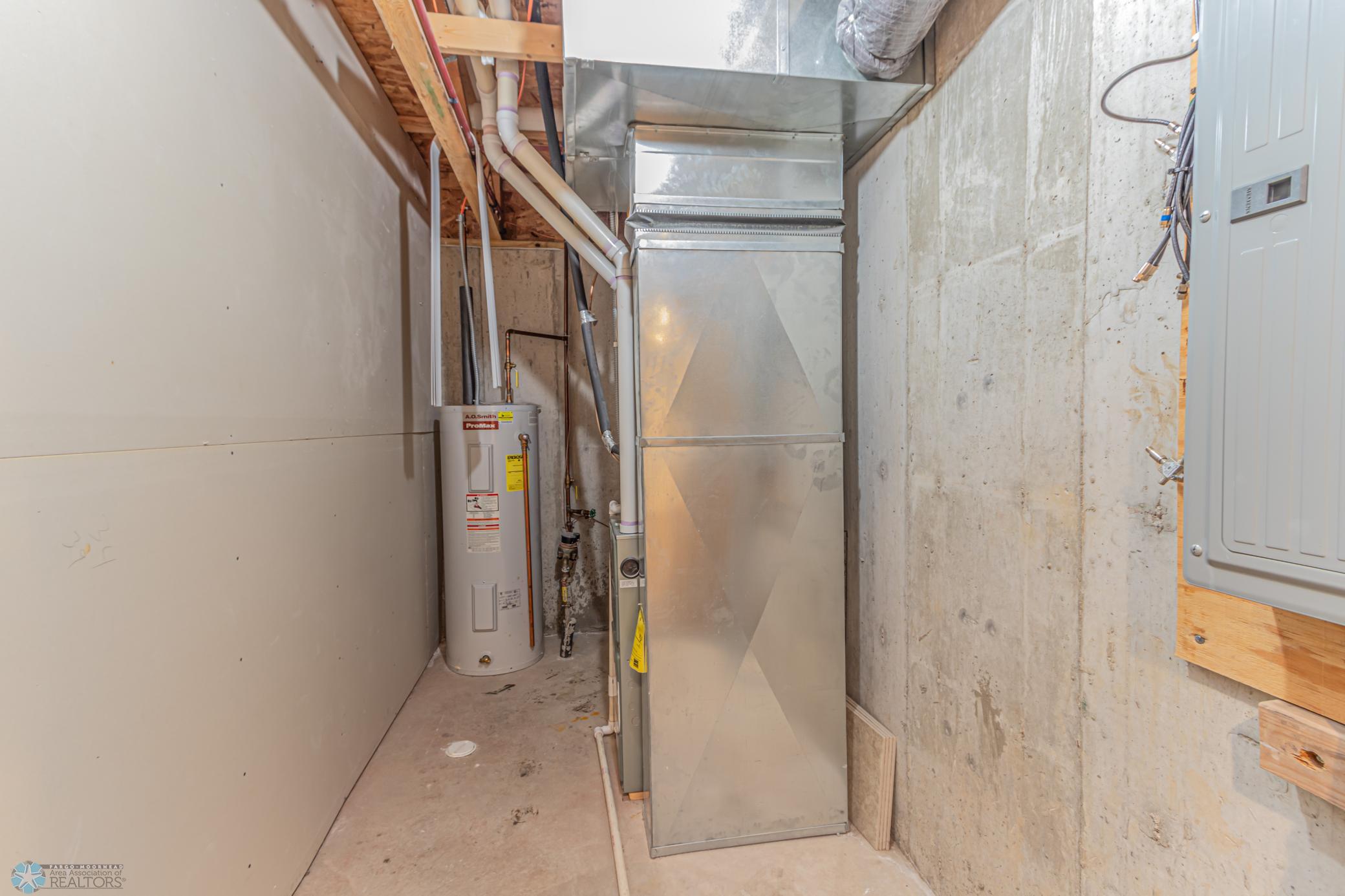 4227 51st Street S Fargo, ND-26.jpg
