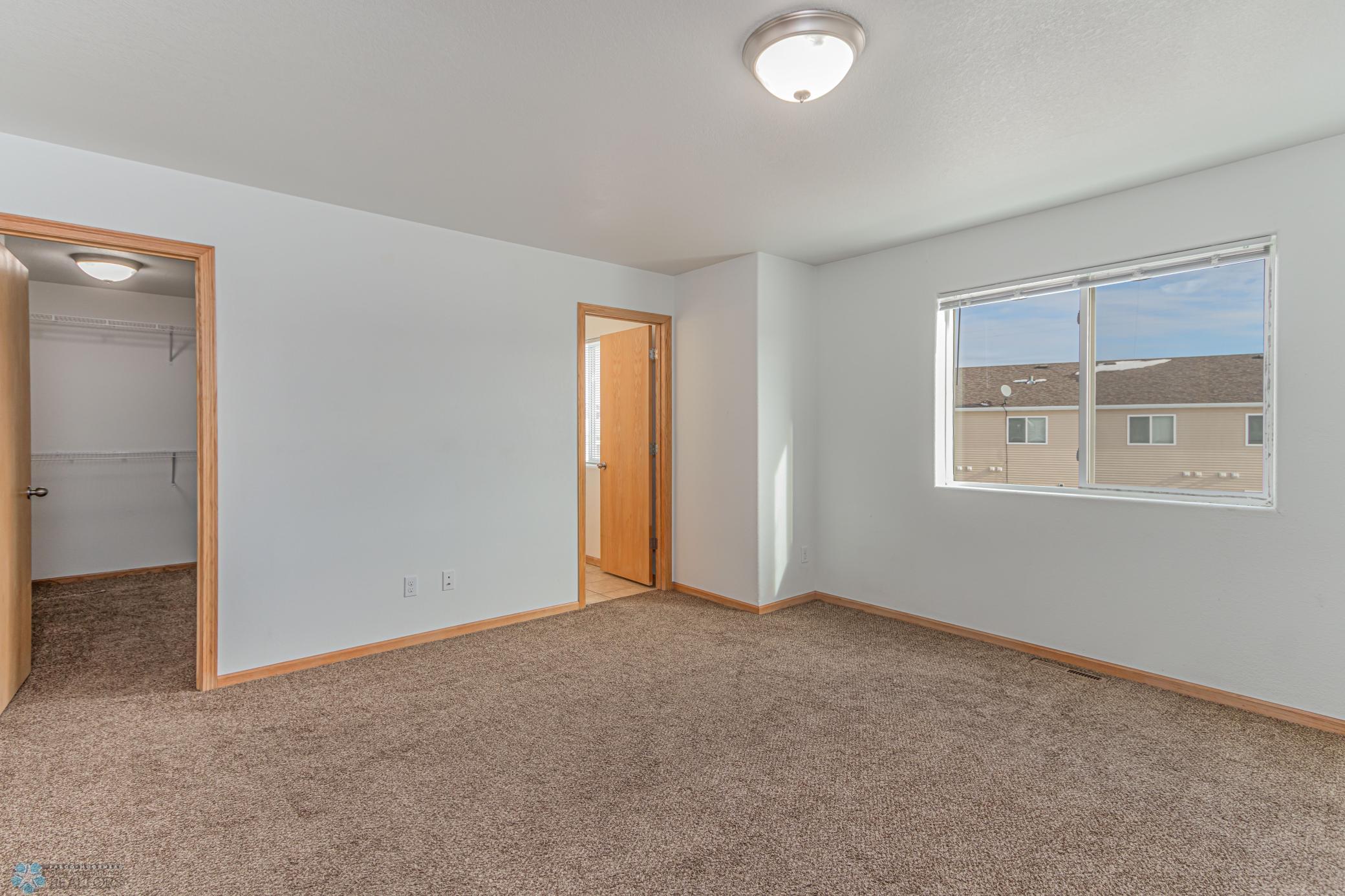 4227 51st Street S Fargo, ND-10.jpg