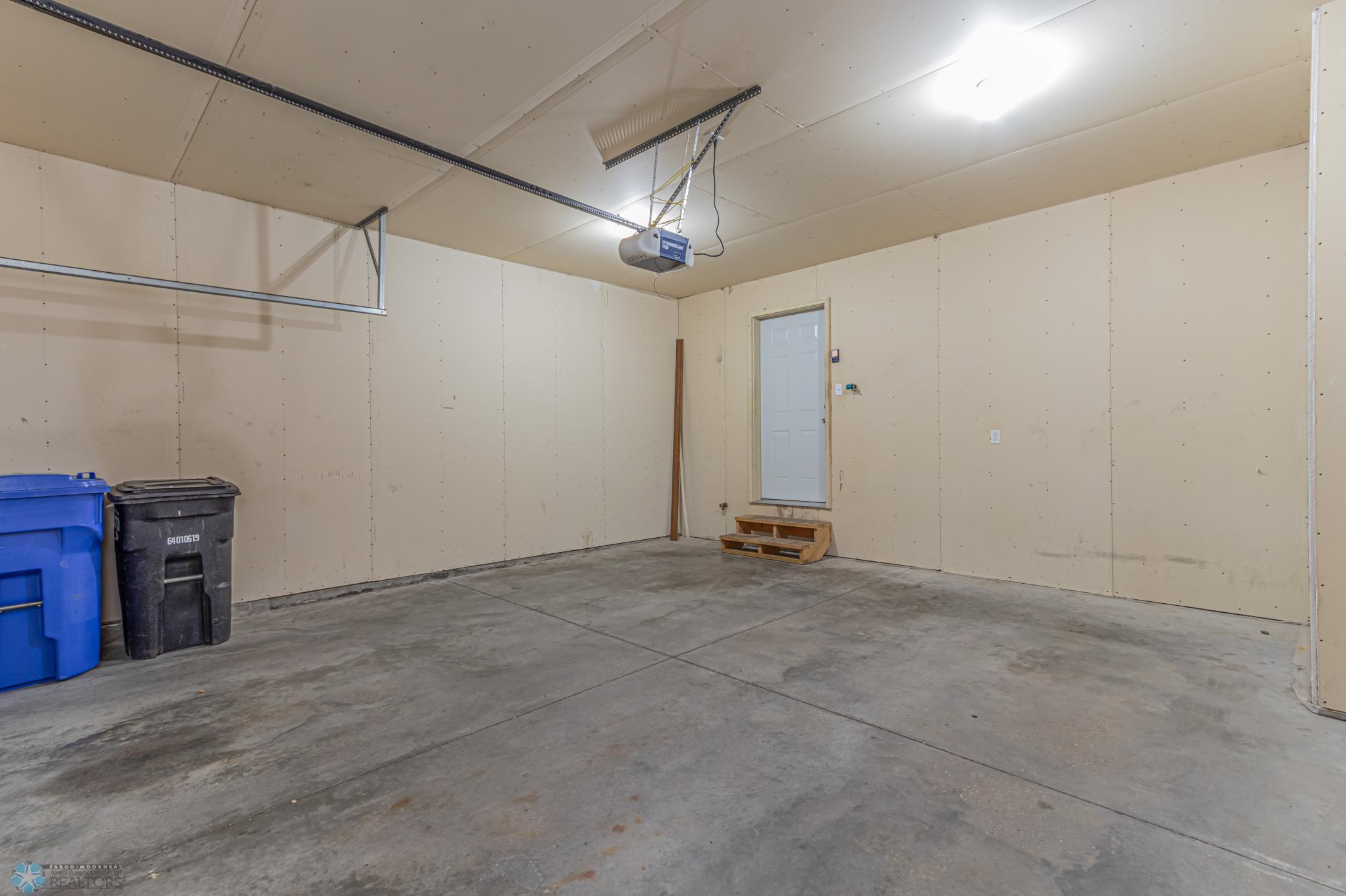 4227 51st Street S Fargo, ND-28.jpg