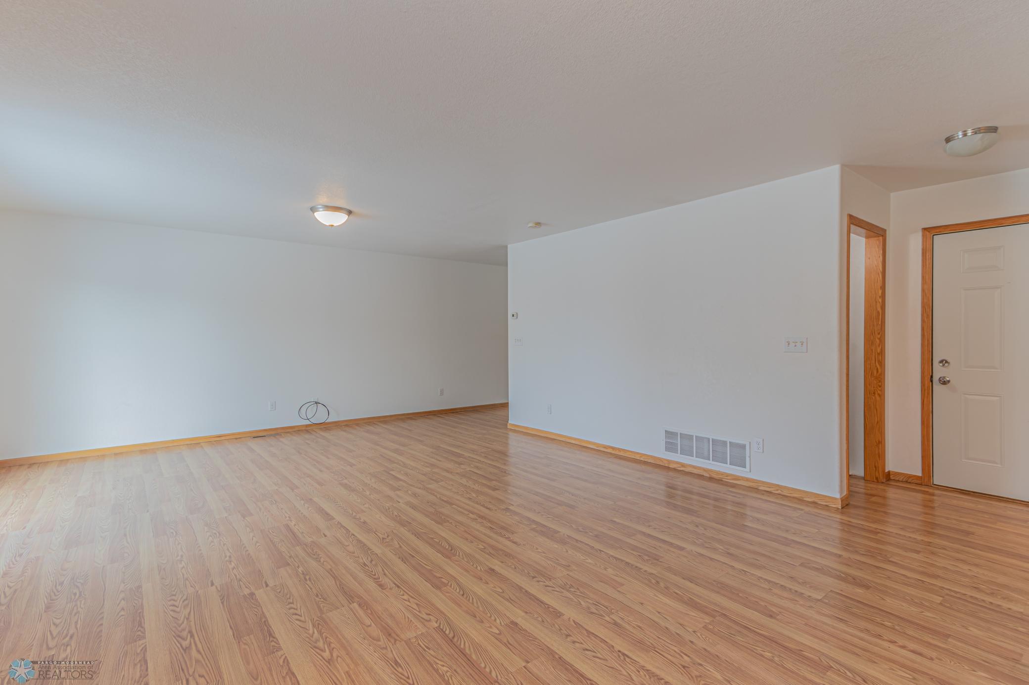 4227 51st Street S Fargo, ND-8.jpg