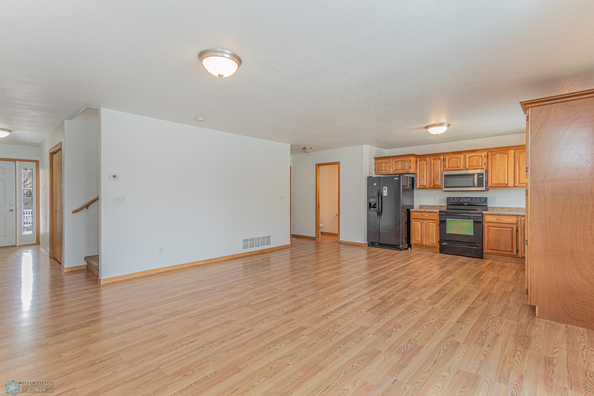 4227 51st Street S Fargo, ND-4.jpg