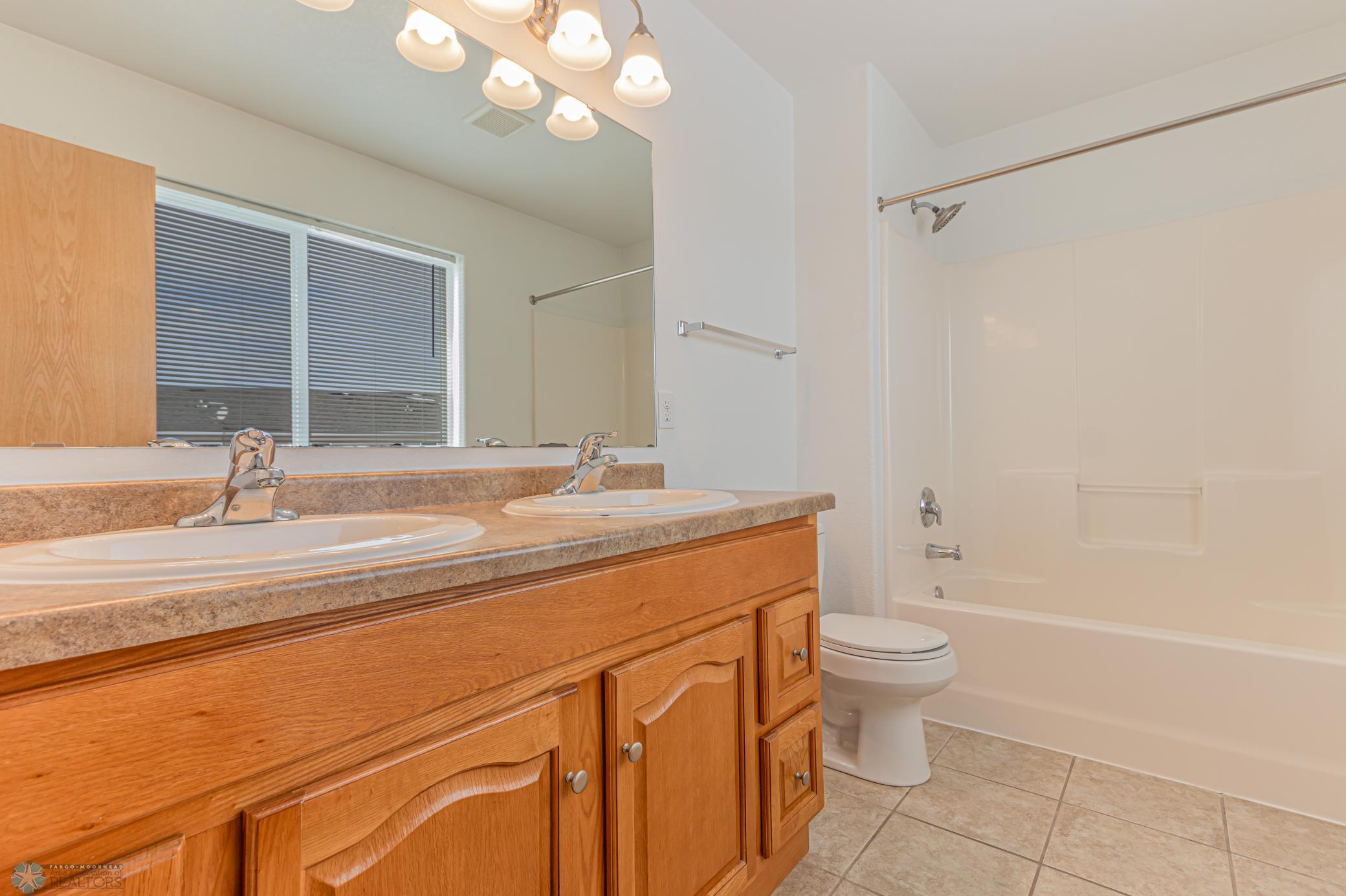 4227 51st Street S Fargo, ND-14.jpg