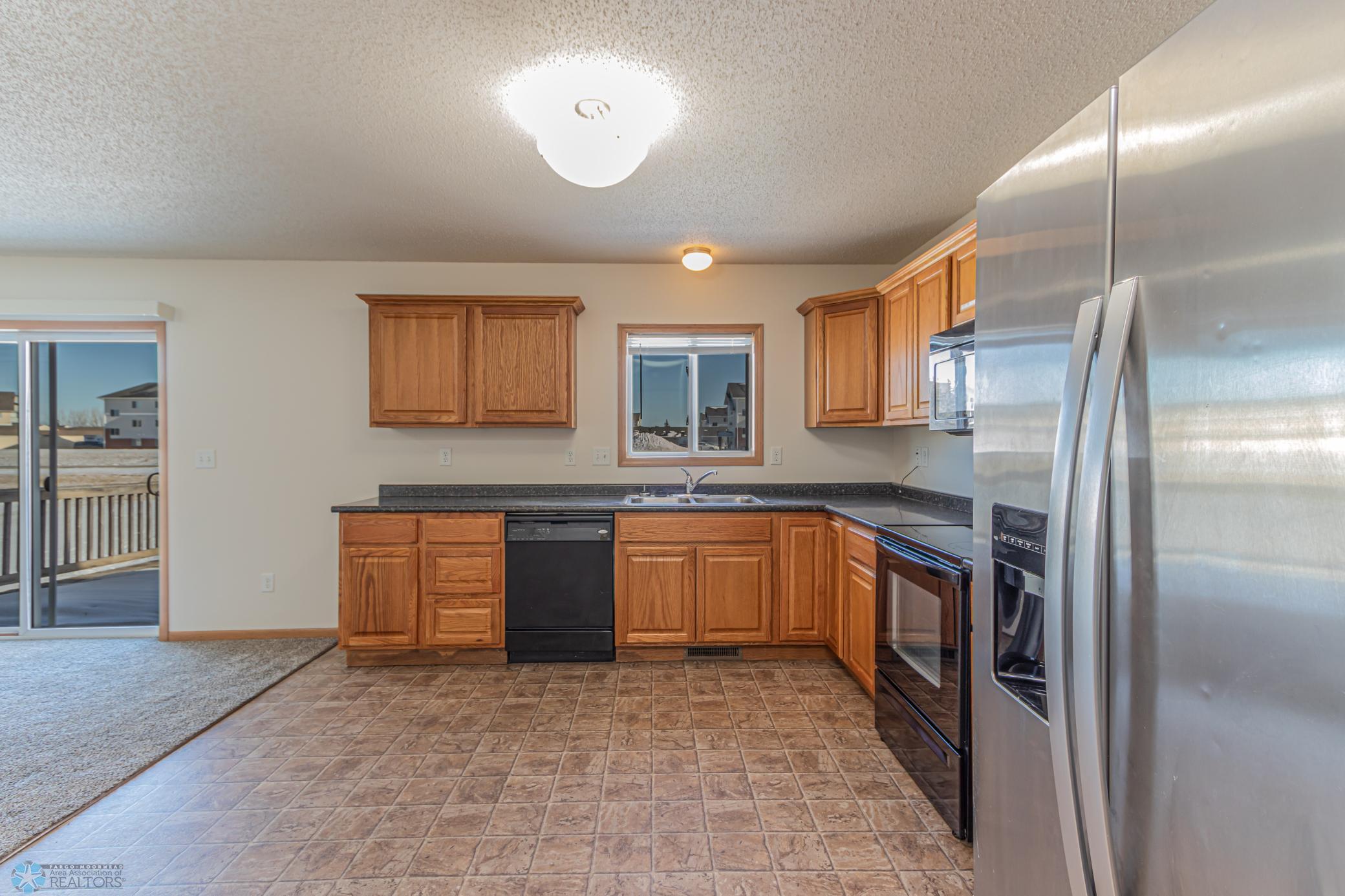 4252 Estate Dr S Fargo, ND-11.jpg