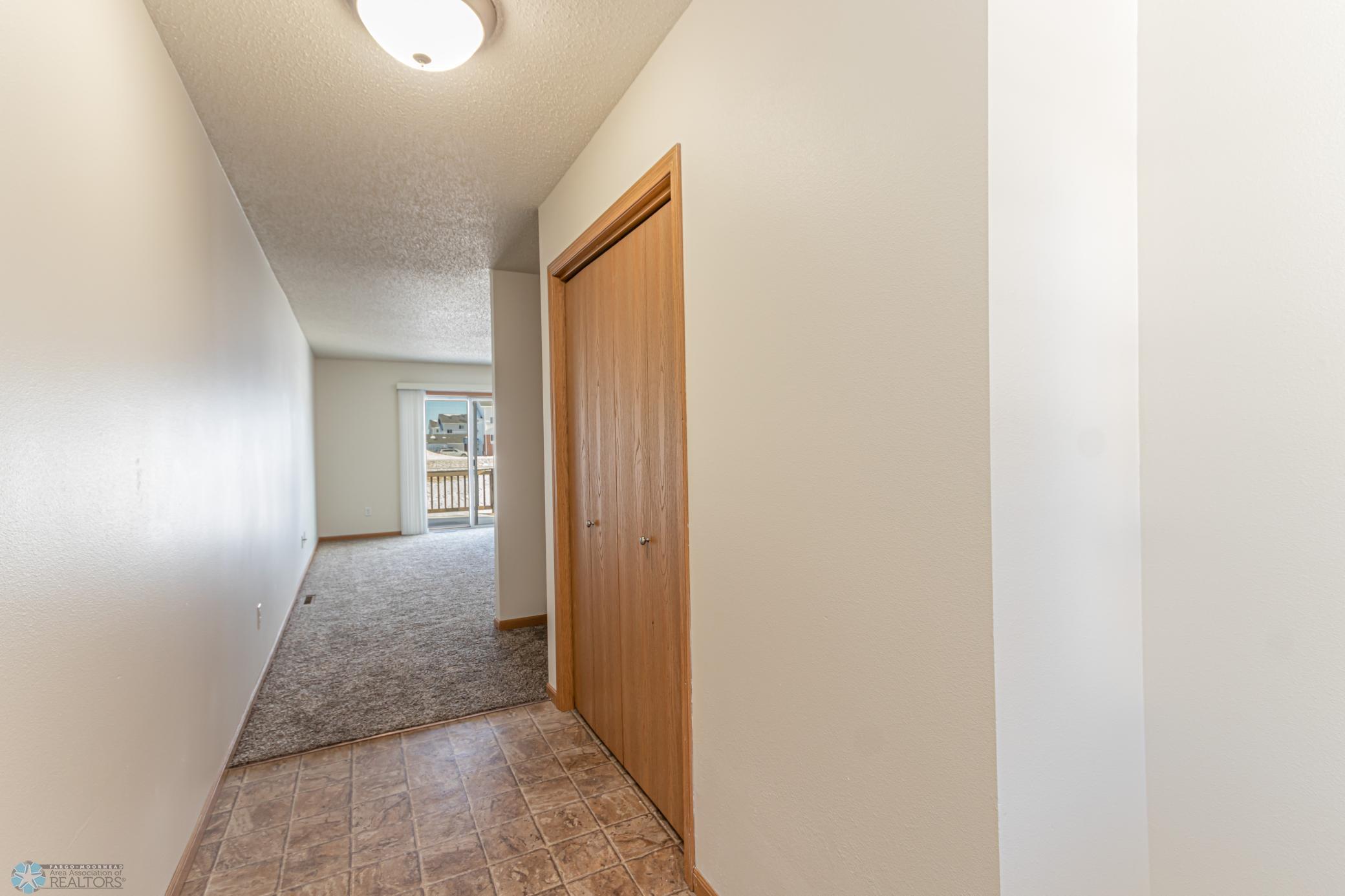 4252 Estate Dr S Fargo, ND-4.jpg