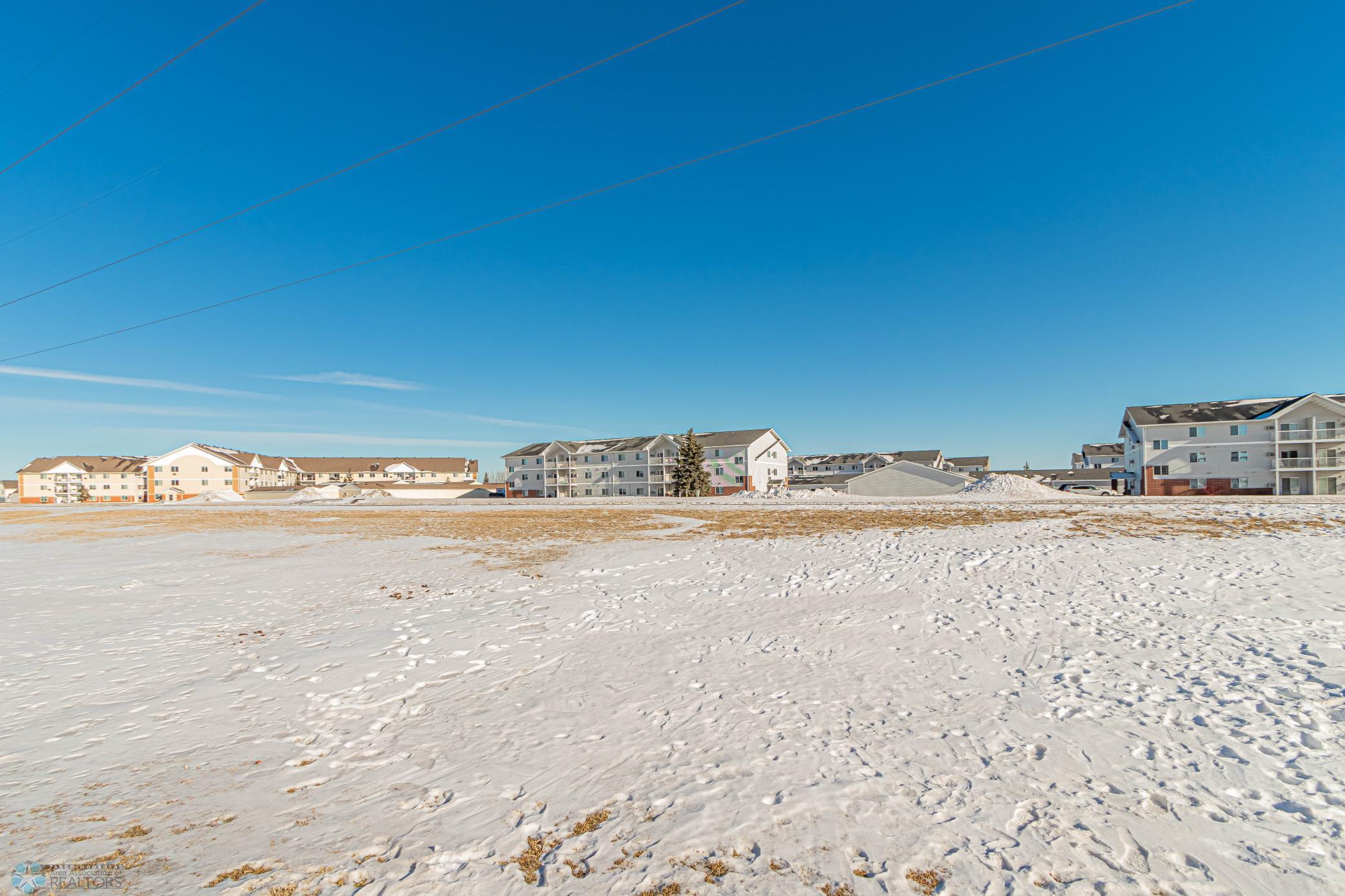 4252 Estate Dr S Fargo, ND-36.jpg