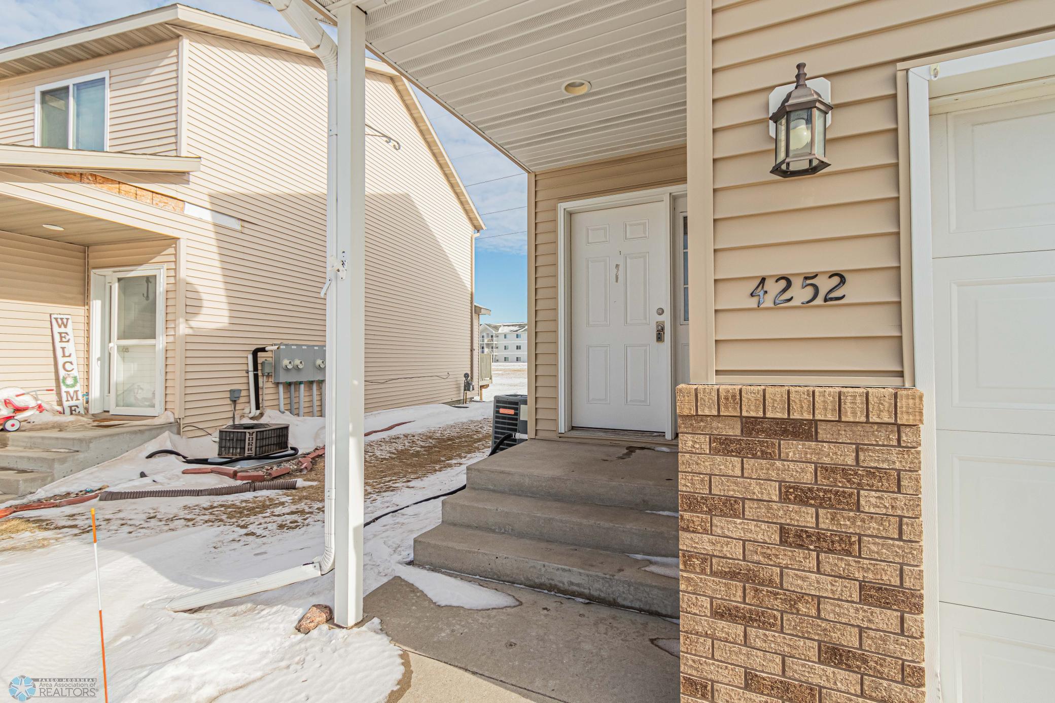 4252 Estate Dr S Fargo, ND-3.jpg