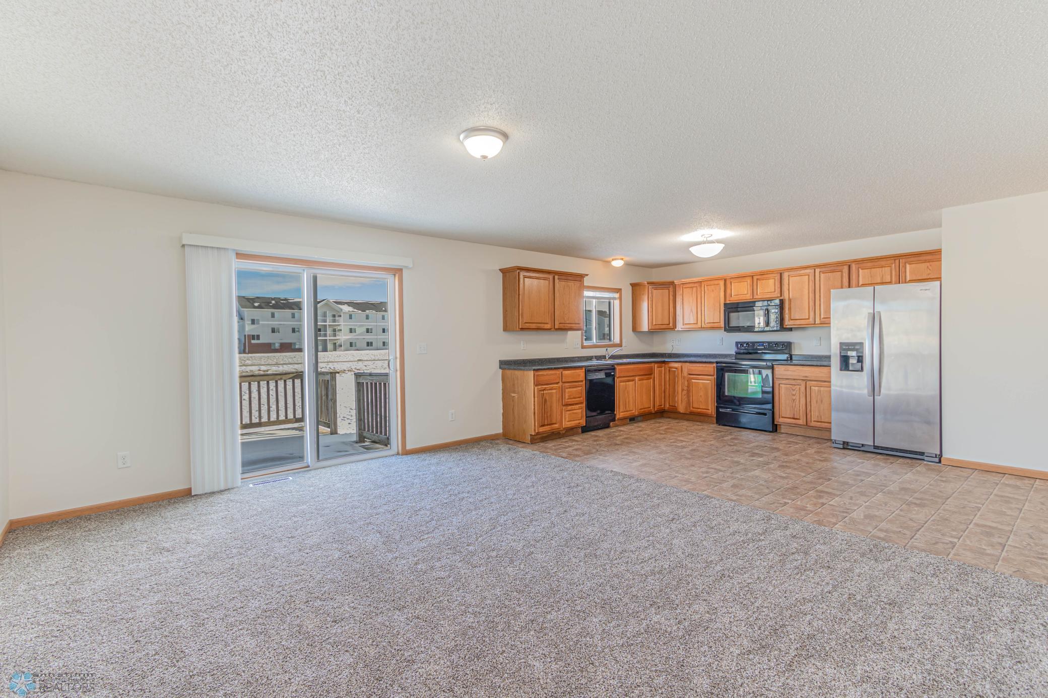 4252 Estate Dr S Fargo, ND-6.jpg