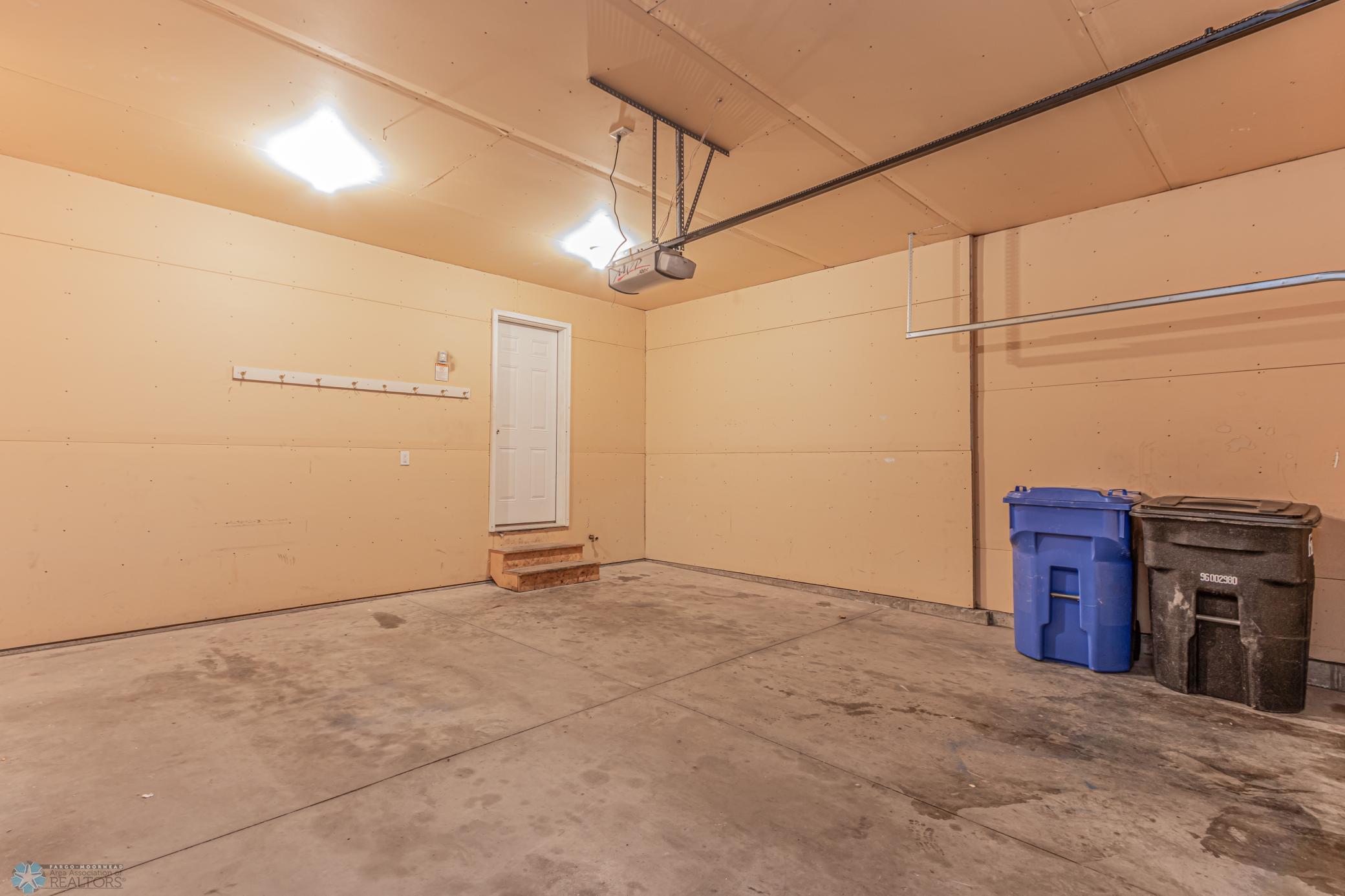 4252 Estate Dr S Fargo, ND-32.jpg
