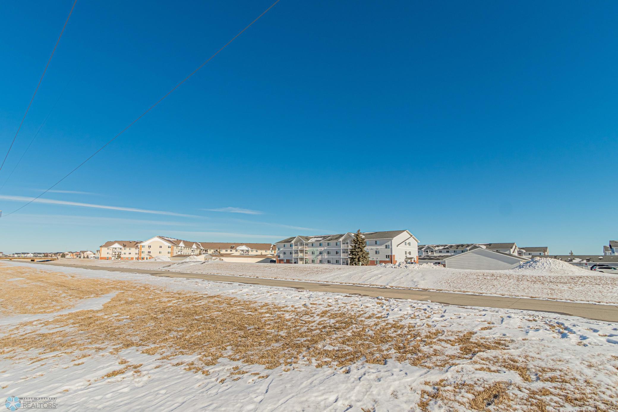 4252 Estate Dr S Fargo, ND-34.jpg
