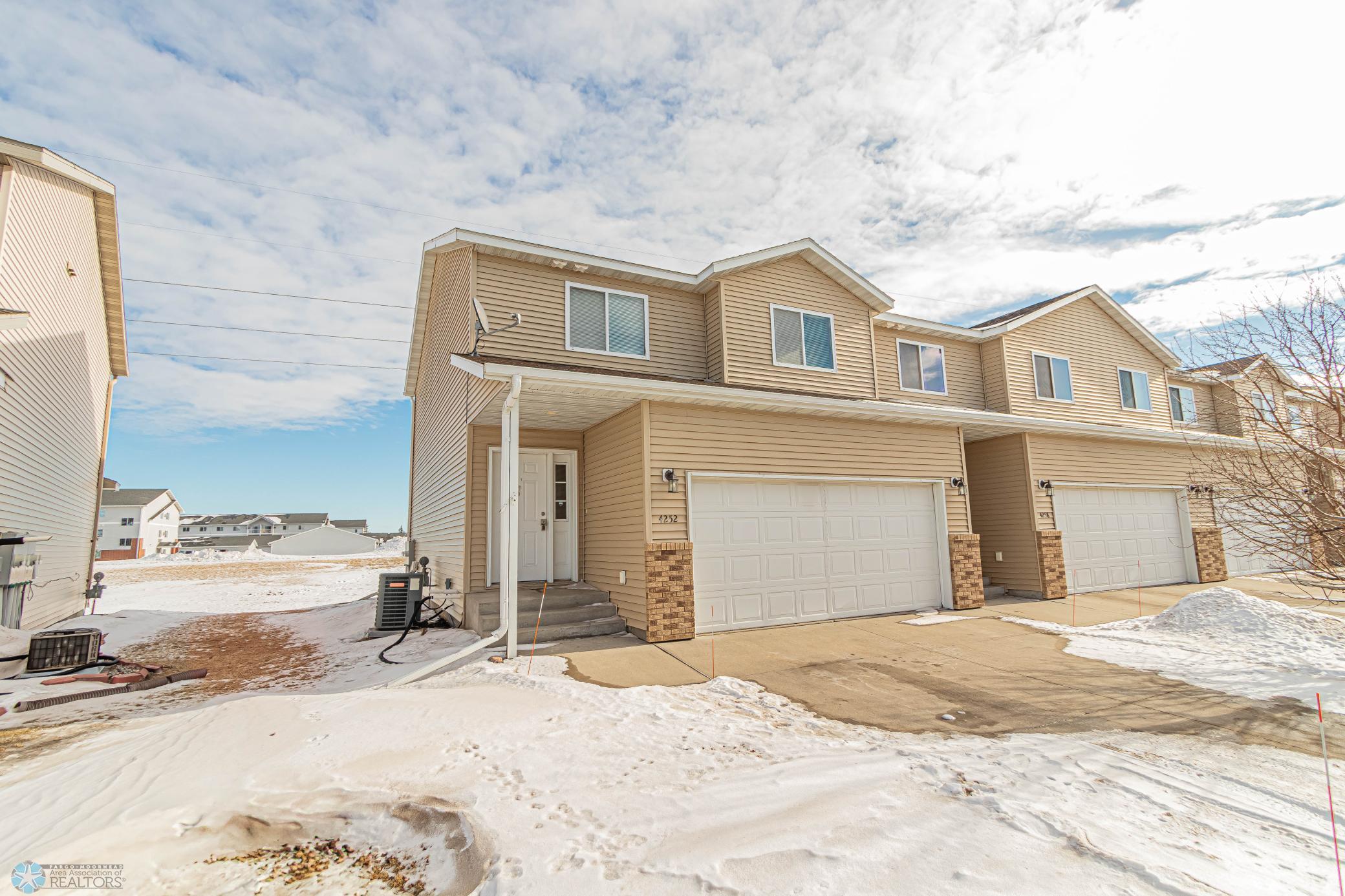4252 Estate Dr S Fargo, ND-2.jpg