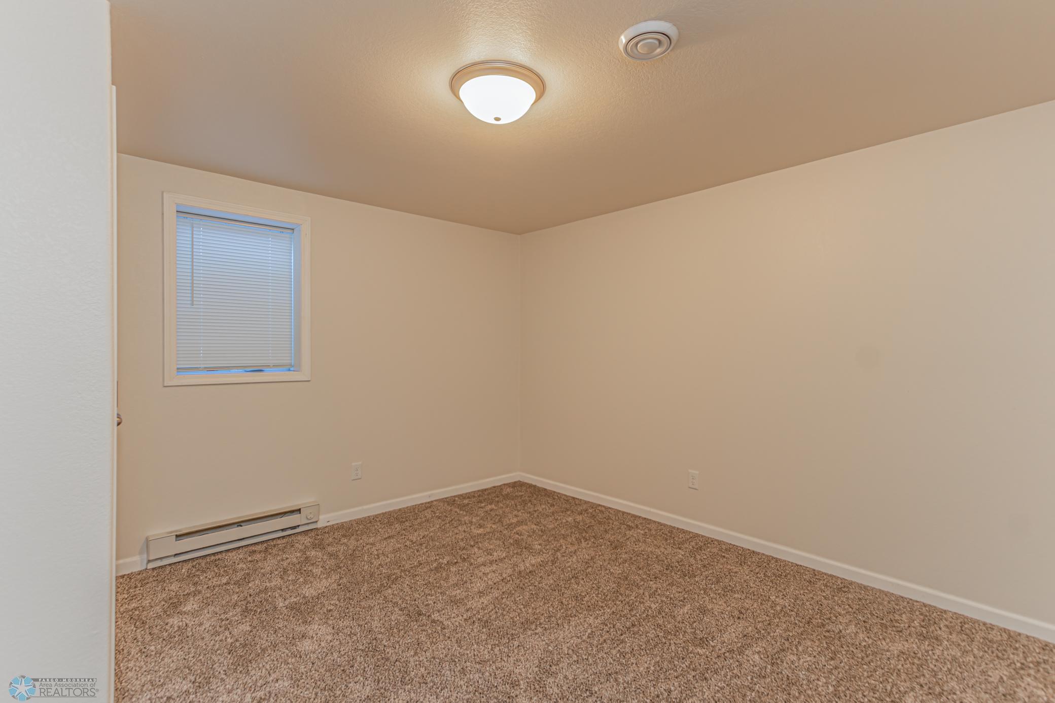 4252 Estate Dr S Fargo, ND-27.jpg