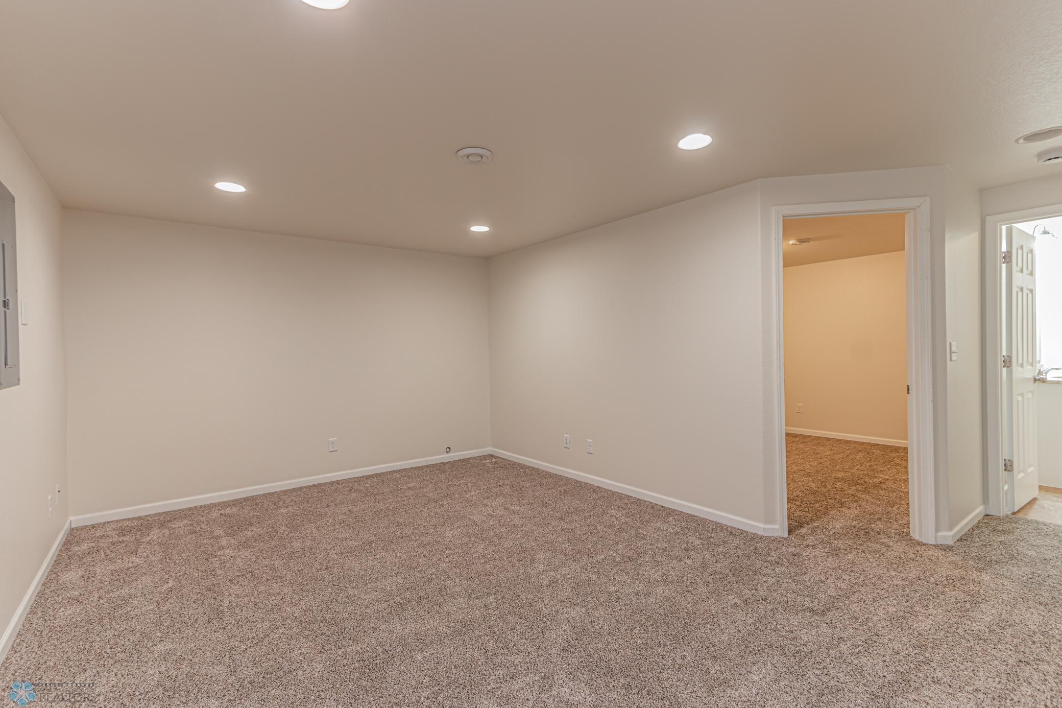 4252 Estate Dr S Fargo, ND-25.jpg